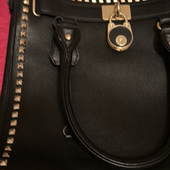 A lovely black purse - Picture 2 of 4